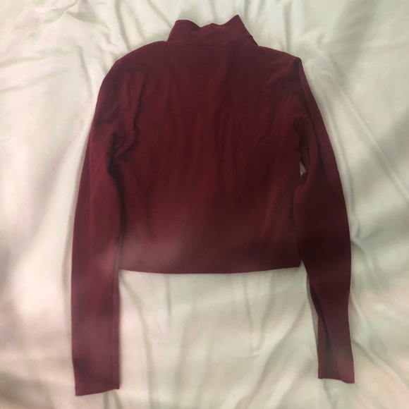 Maroon turtle neck - Picture 2 of 2
